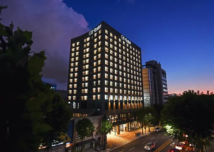 Orakai Daehakro Hotel, Bw Signature Collection Hotel 4*
