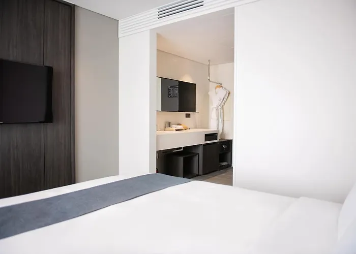 Hotel Orakai Daehakro Hotel, Bw Signature Collection Seoul