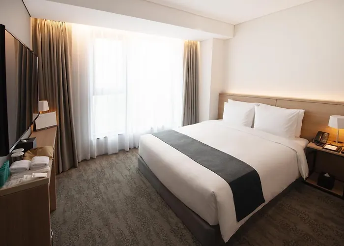 Orakai Daehakro Hotel, Bw Signature Collection Hotel 4*